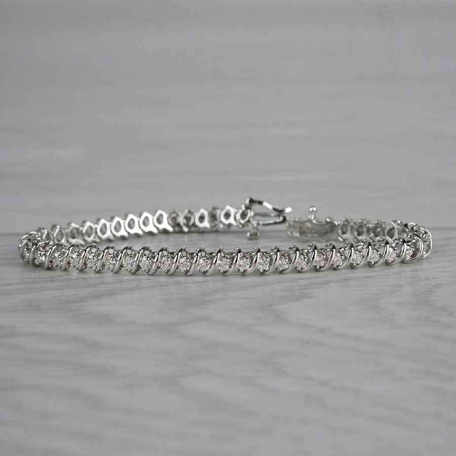 Diamond S link Bracelet In White Gold (2 Ctw)