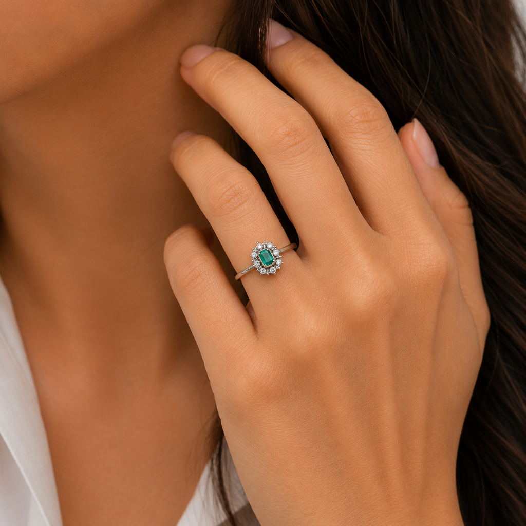 Vintage Emerald & Diamond Ring