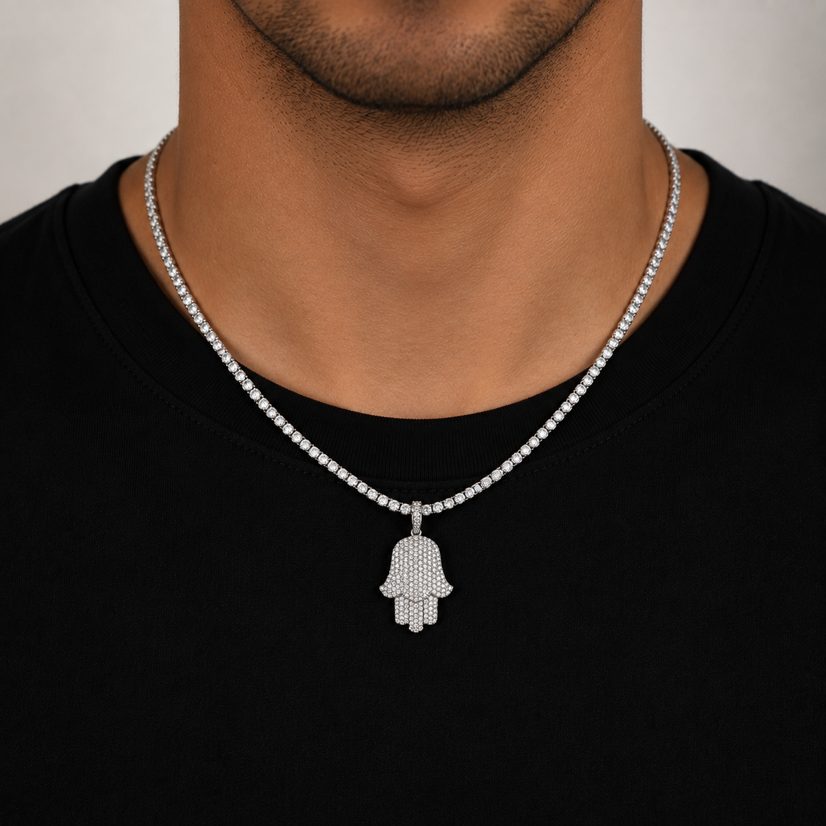 18K Gold Diamond Hamsa Pendant