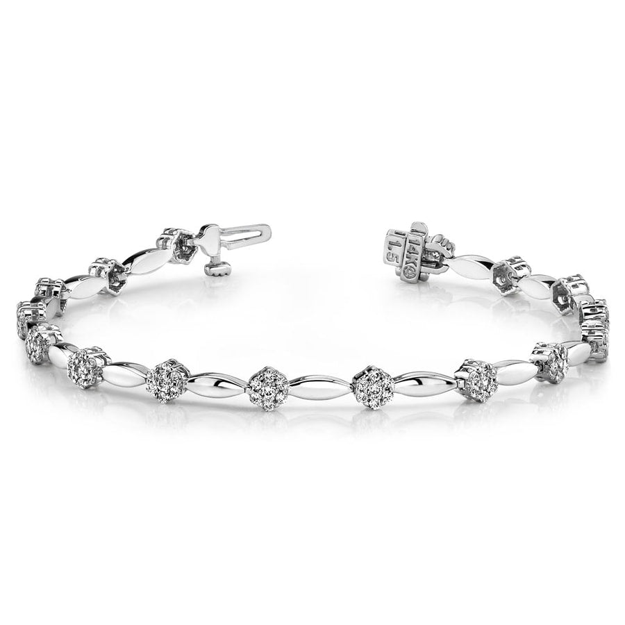 Diamond Flower Tennis Bracelet In White Gold (1 1/2 Ctw)